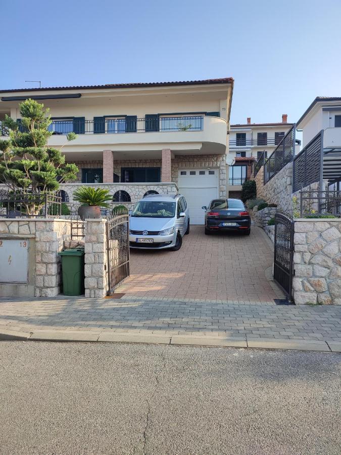Biuk Apartments Novi Vinodolski Buitenkant foto