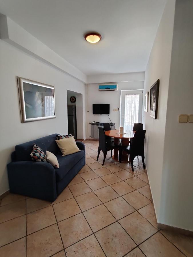 Biuk Apartments Novi Vinodolski Buitenkant foto