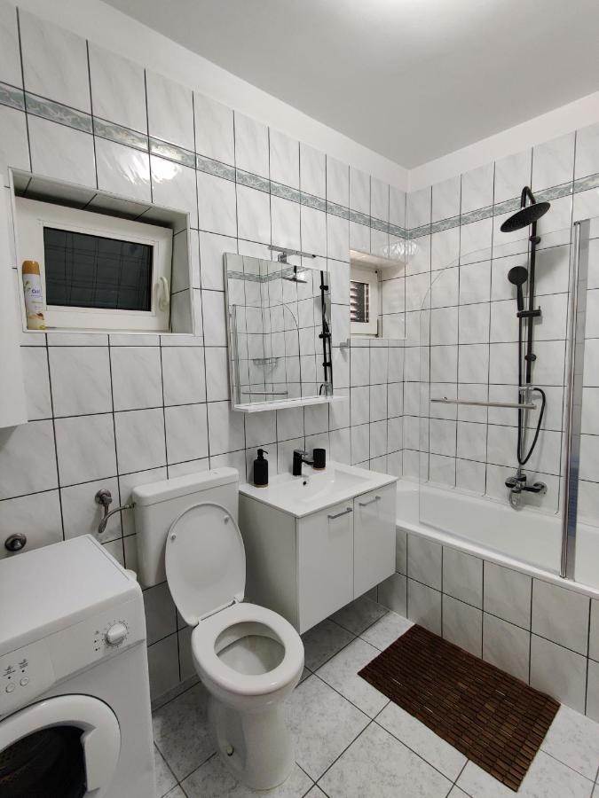 Biuk Apartments Novi Vinodolski Buitenkant foto