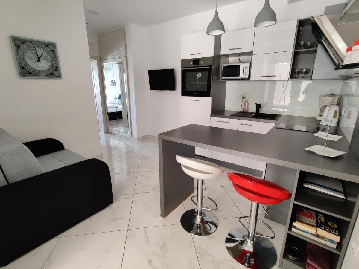 Biuk Apartments Novi Vinodolski Buitenkant foto