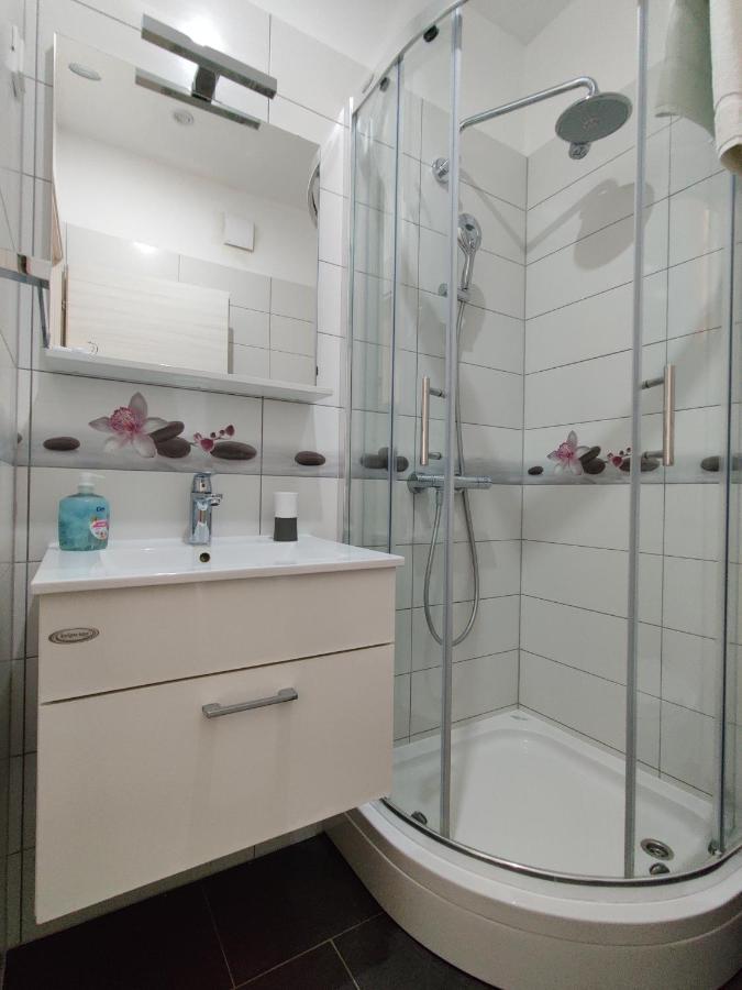 Biuk Apartments Novi Vinodolski Buitenkant foto