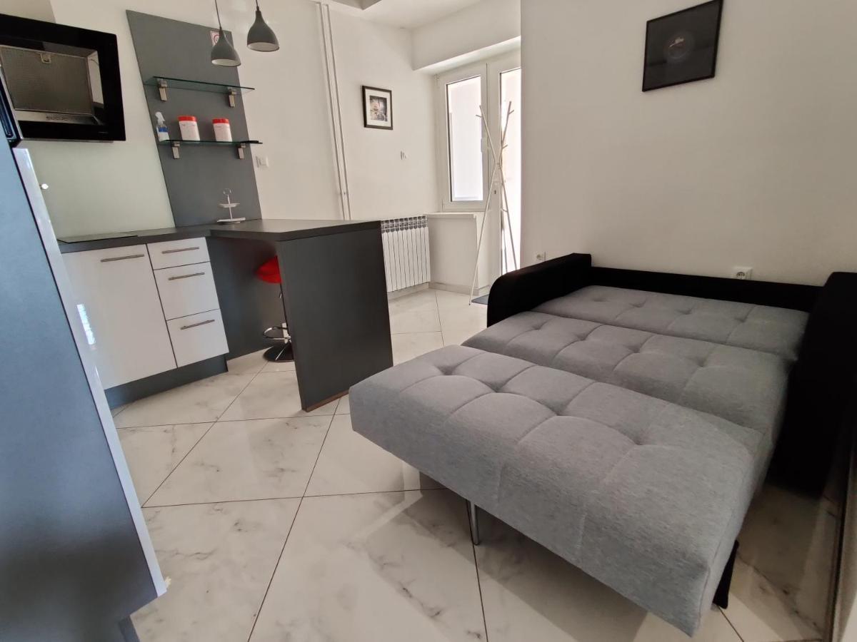 Biuk Apartments Novi Vinodolski Buitenkant foto