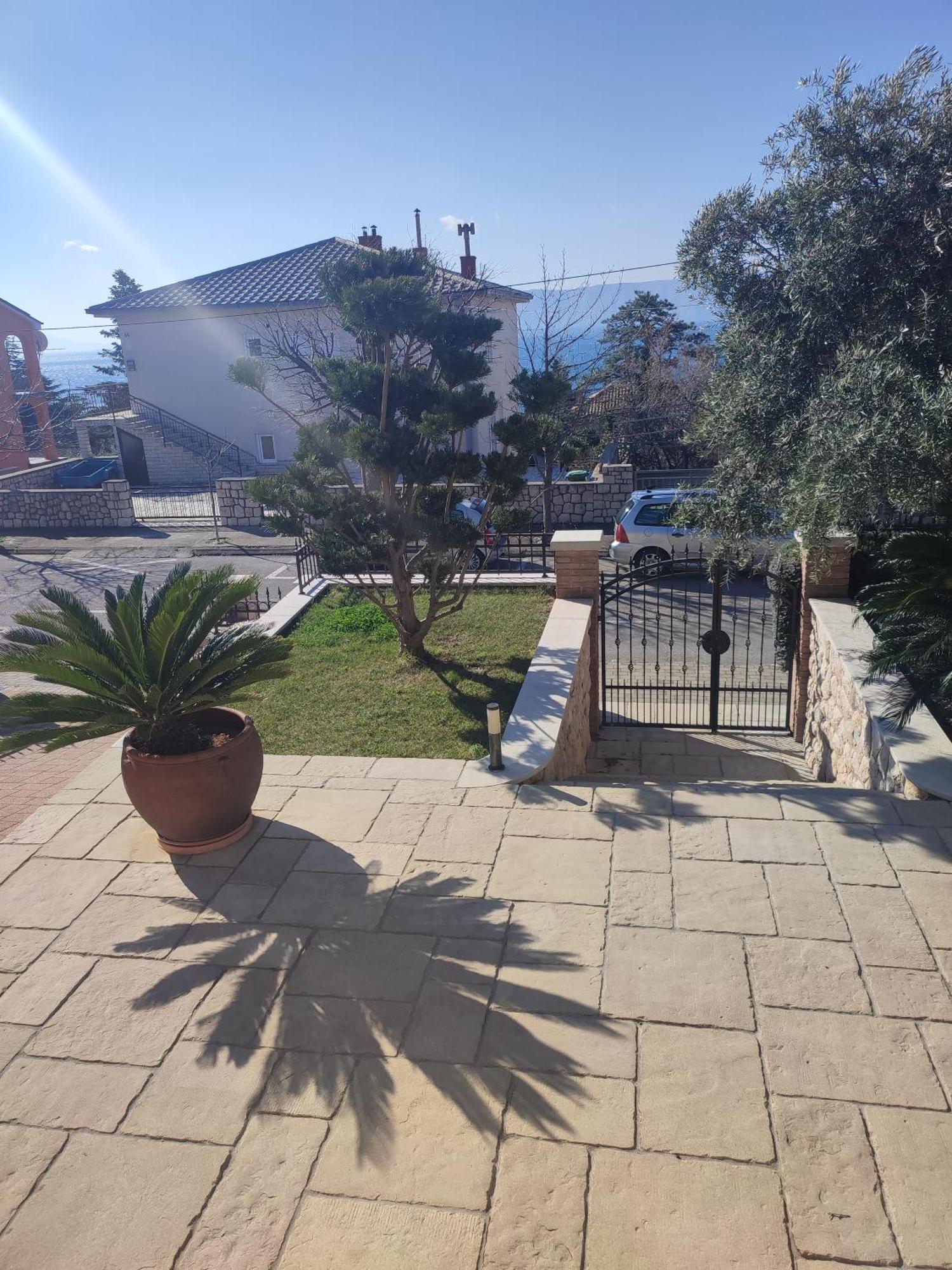 Biuk Apartments Novi Vinodolski Buitenkant foto